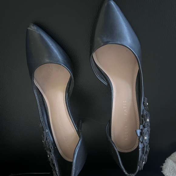 Selling black pair of heels from Kelly and Katie - Picture 1 of 3